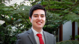 Nicolás Alberto Cáceres es ingeniero civil, graduado como Summa Cum.
